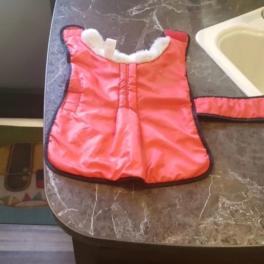 Used dog sweater‎ size small